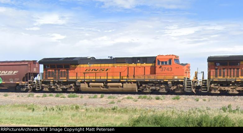 BNSF 3743